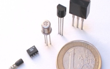 Very low power temperature sensor