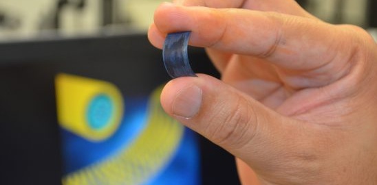 These tiny batteries can be charged in seconds and last for a week