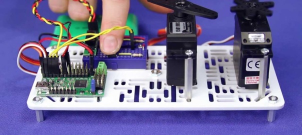 Micro Maestro 6-Channel USB Servo Controller