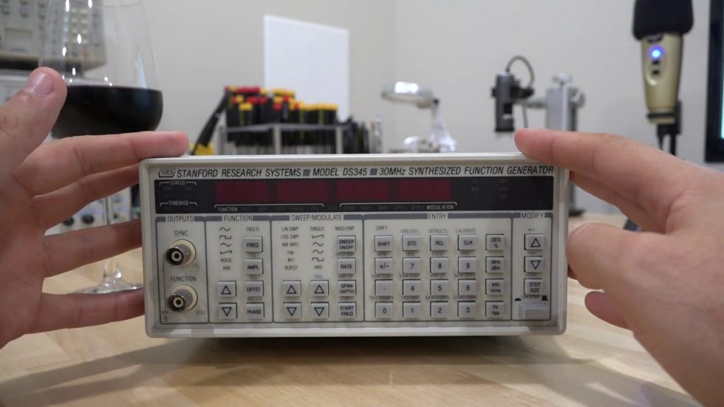 Teardown & Repair of a SRS DS345 30MHz Synthesized Function Generator