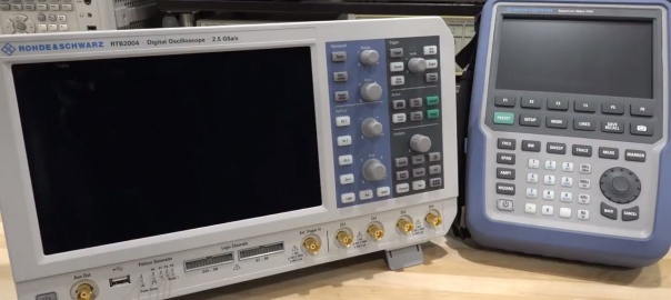 Rohde & Schwarz RTB2004 10-Bit, 2.5GS/s MSO Oscilloscope Review, Teardown & Experiments