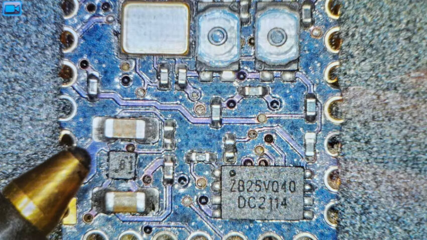Technoblogy - Minimal RP2040 Board