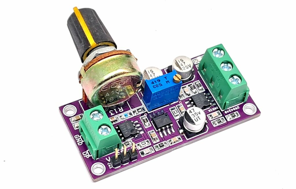 Voltage Controlled Amplifier with Balanced Input