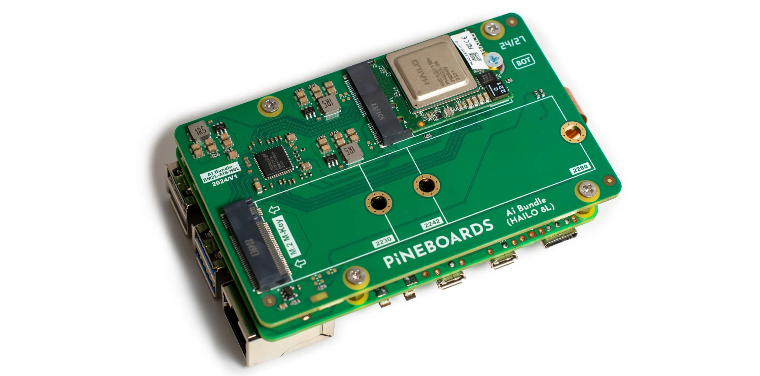 Pineboards AI Bundle HAT+ for Raspberry Pi supports both Hailo 8L AI Accelerator and NVMe SSD 